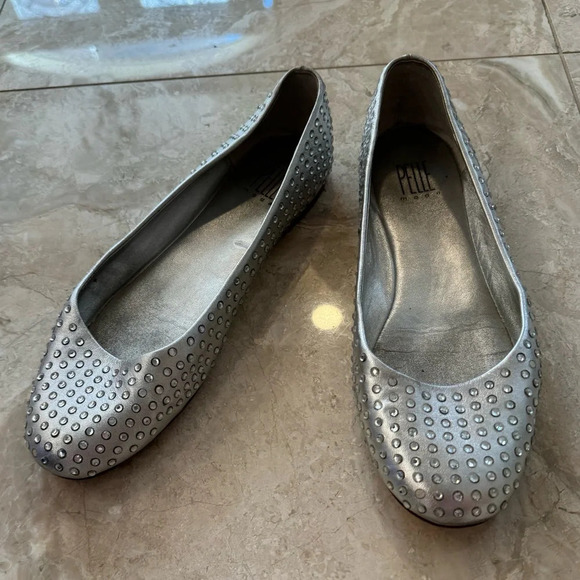 Pelle Moda Silver Flats with Rhinestones Sz. 9.5 - Picture 4 of 4